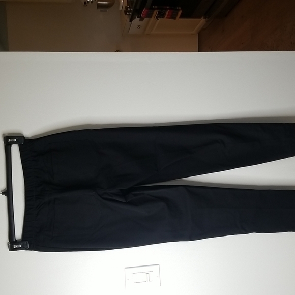 iIsaac Mizrahi womens pants with 2 pockets in rear and stretch waist NWOT - Picture 6 of 6